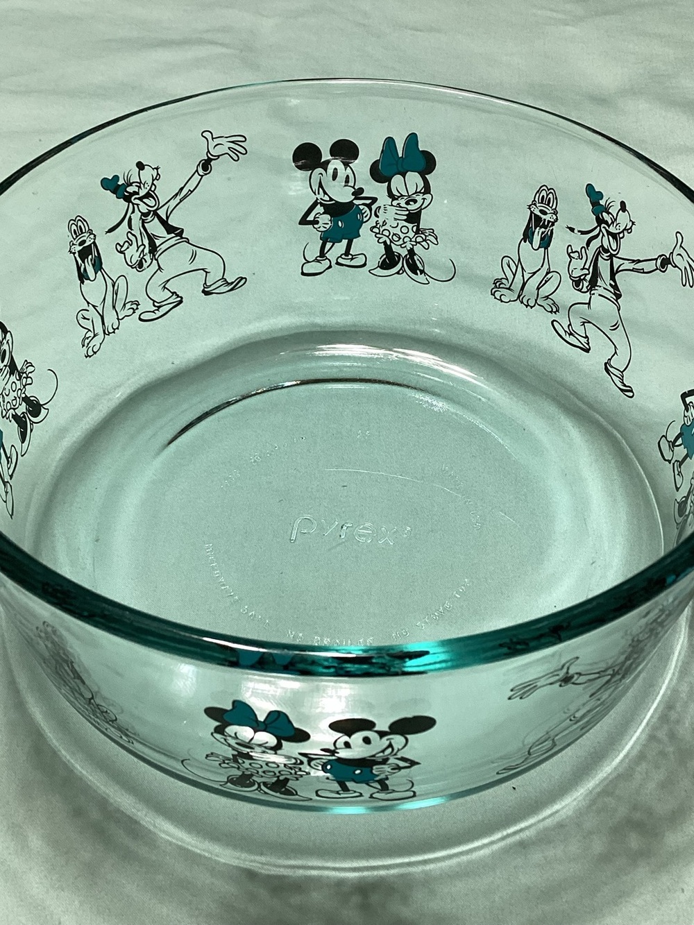 Disney Friends Mickey Minnie Pluto Goofy Pyrex Glass Bowl No Lid